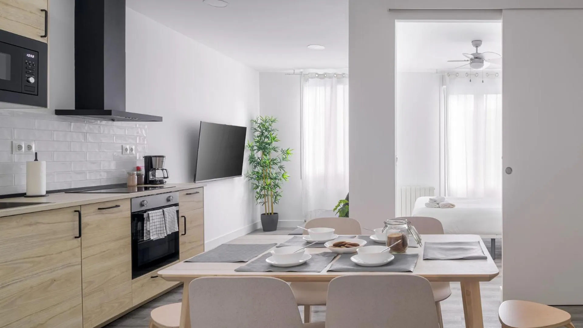 1893 Apartment 180 M. From The Old Town, A/C contacts